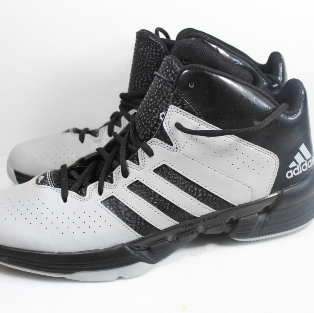 Adidas Cross' Em 3 Basketball shoes